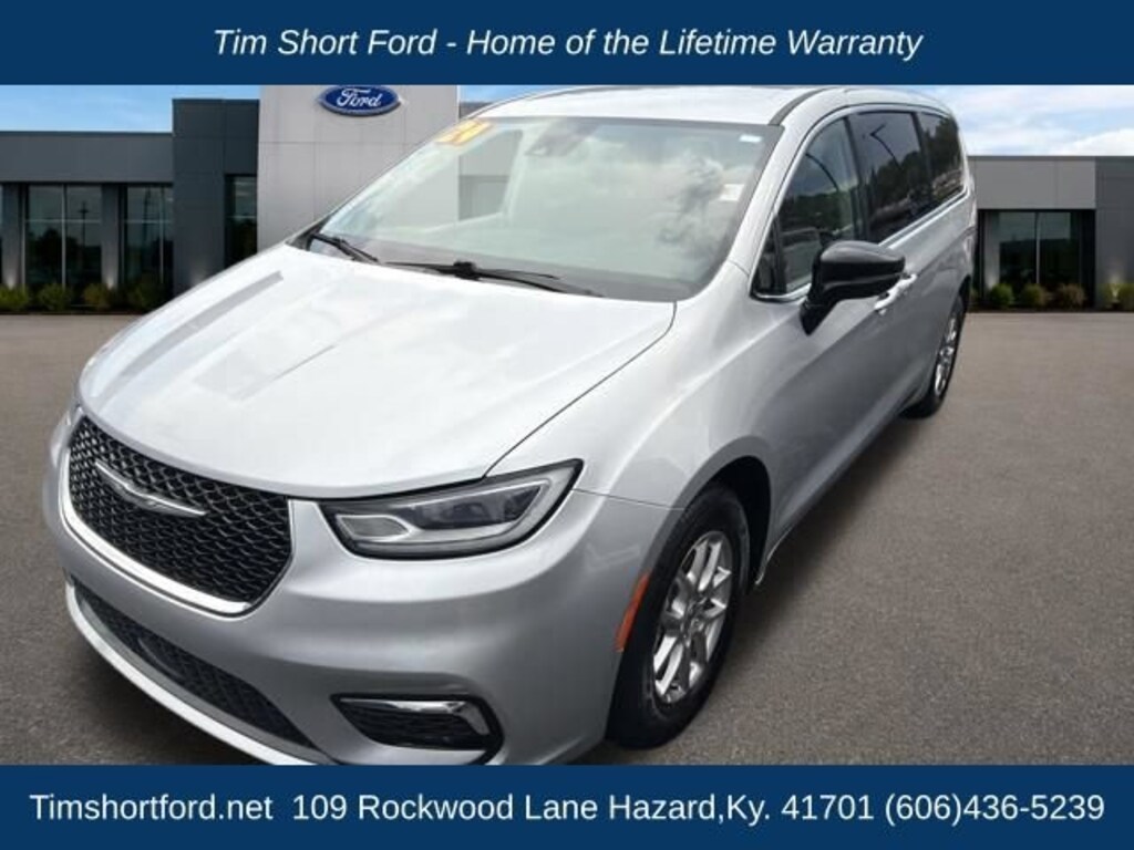 Used 2024 Chrysler Pacifica Touring L Passenger Van