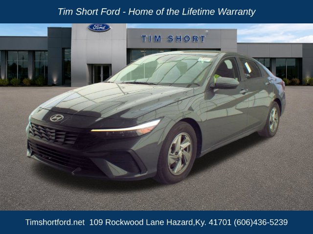 Used 2025 Hyundai Elantra SE Sedan