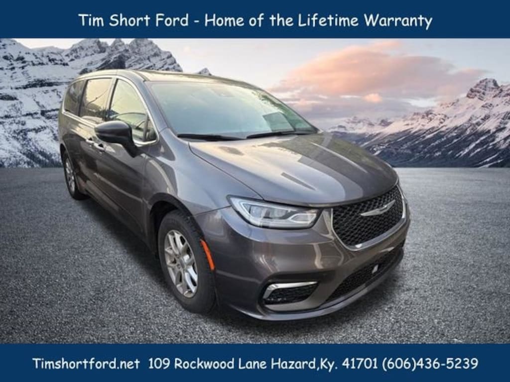 Used 2023 Chrysler Pacifica Touring L Passenger Van