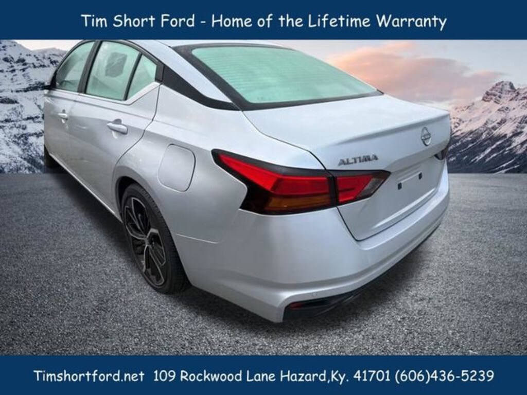 Used 2025 Nissan Altima SR Sedan