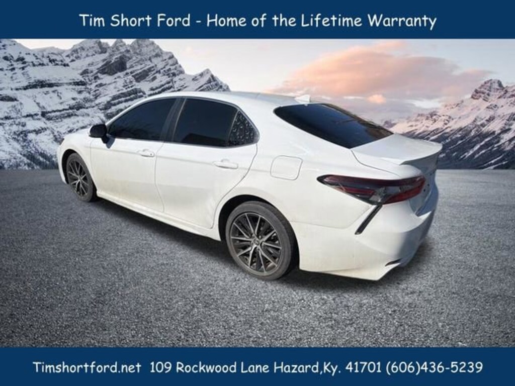Used 2023 Toyota Camry SE Sedan