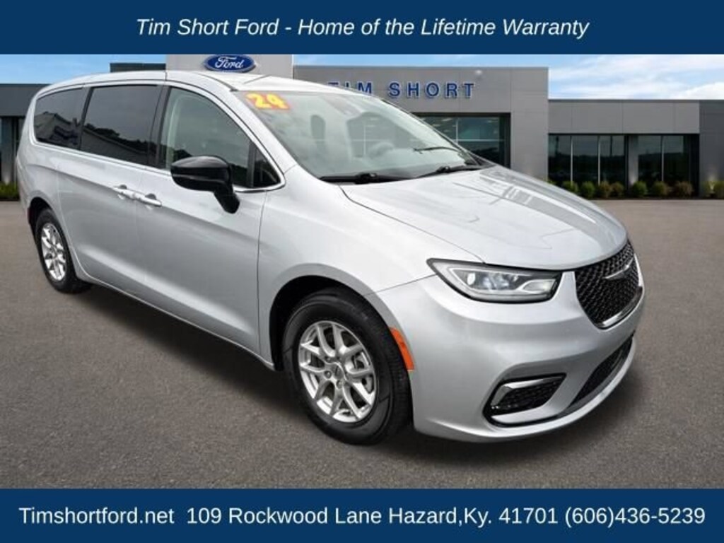 Used 2024 Chrysler Pacifica Touring L Passenger Van