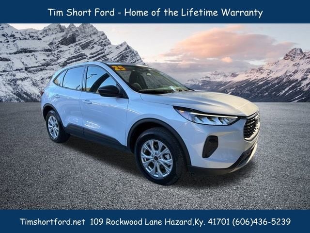 2025 Ford Escape Active's photo