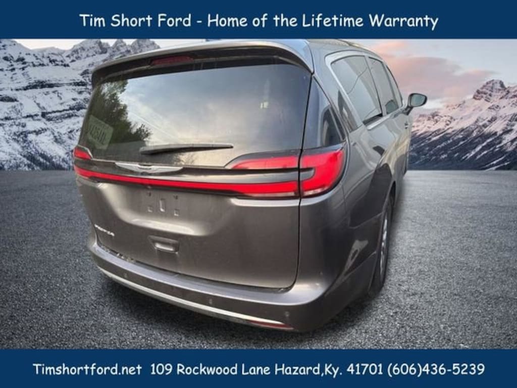 Used 2023 Chrysler Pacifica Touring L Passenger Van