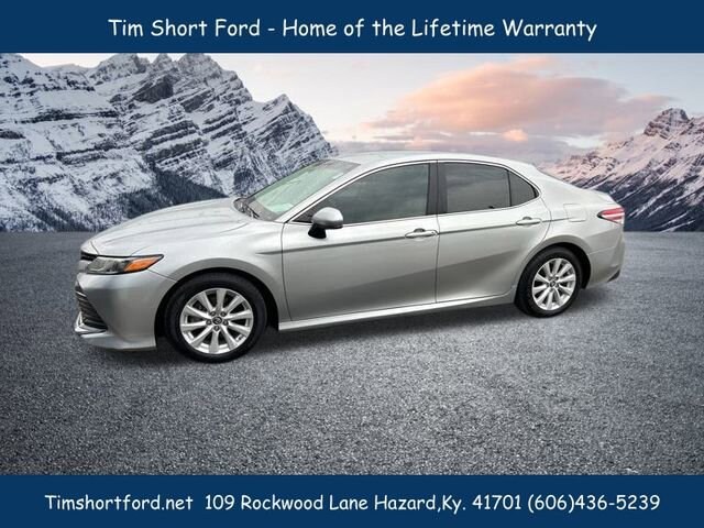 Used 2018 Toyota Camry LE with VIN 4T1B11HK1JU096499 for sale in Hazard, KY