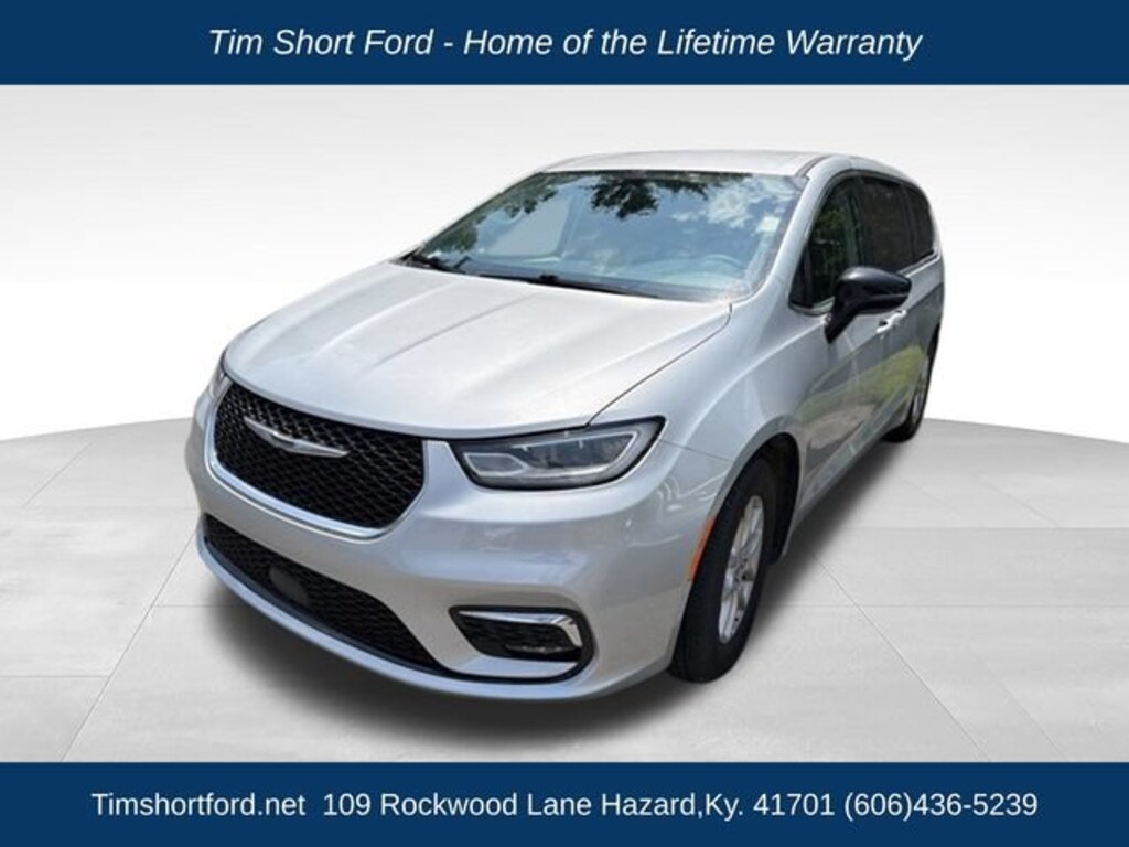 Used 2024 Chrysler Pacifica Touring L Passenger Van