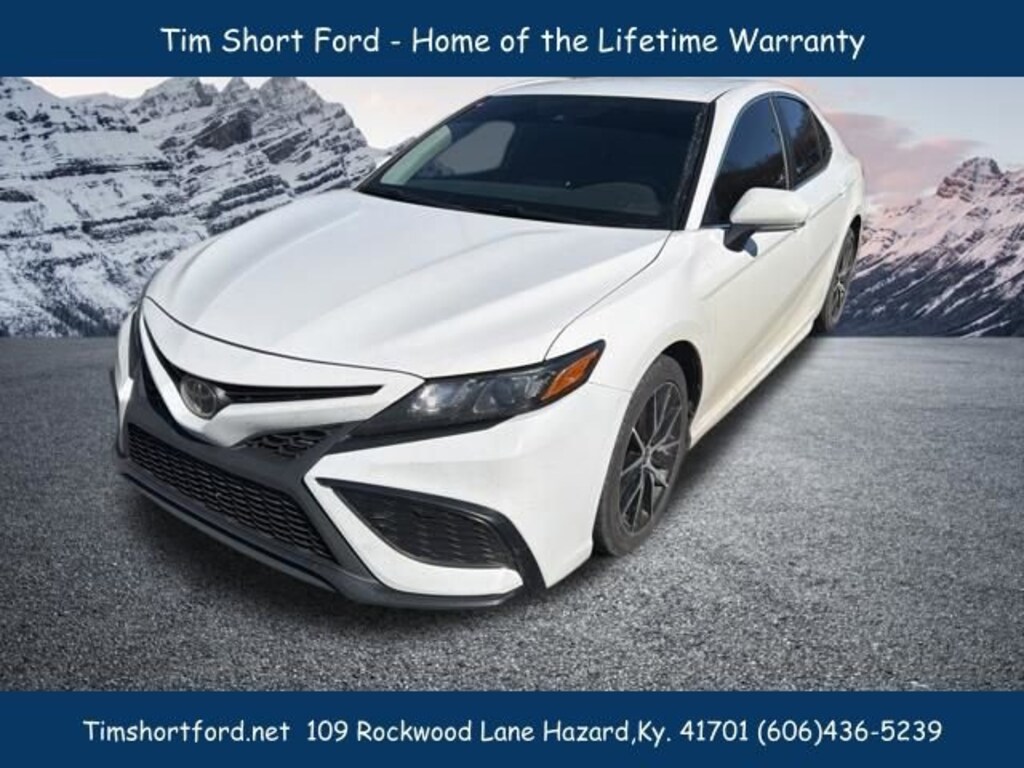 Used 2023 Toyota Camry SE Sedan