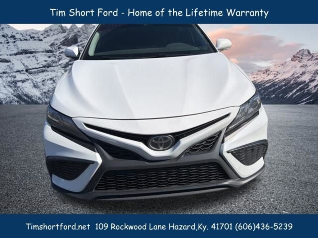 Used 2023 Toyota Camry SE Sedan