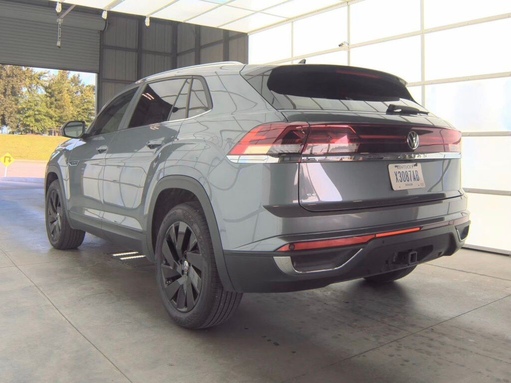 Used 2025 Volkswagen Atlas Cross Sport 2.0T SE w/Technology SUV