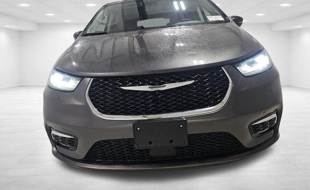 Used 2022 Chrysler Pacifica Hybrid Touring L Minivan/Van