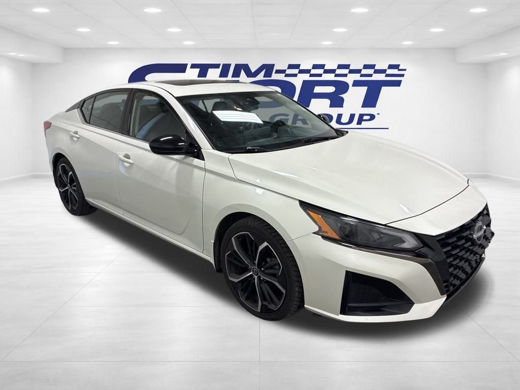 Used 2023 Nissan Altima 2.5 SR Sedan