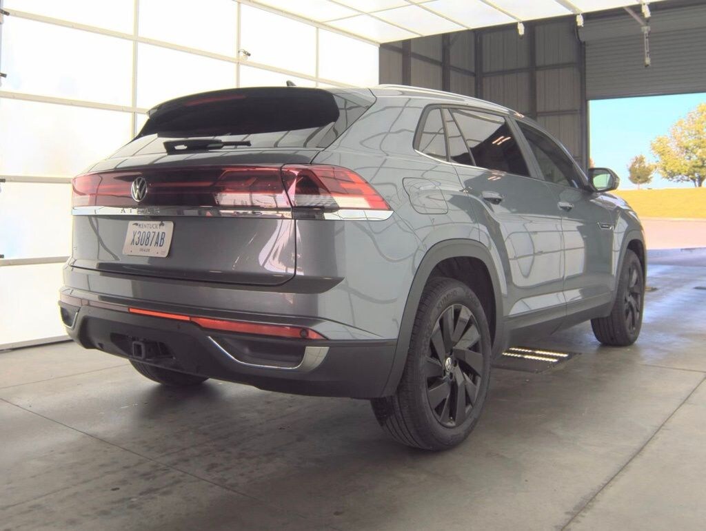 Used 2025 Volkswagen Atlas Cross Sport 2.0T SE w/Technology SUV