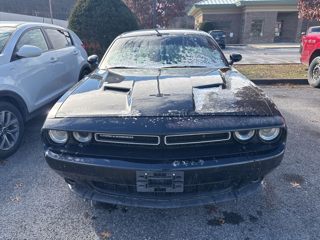 Used 2015 Dodge Challenger SXT Coupe