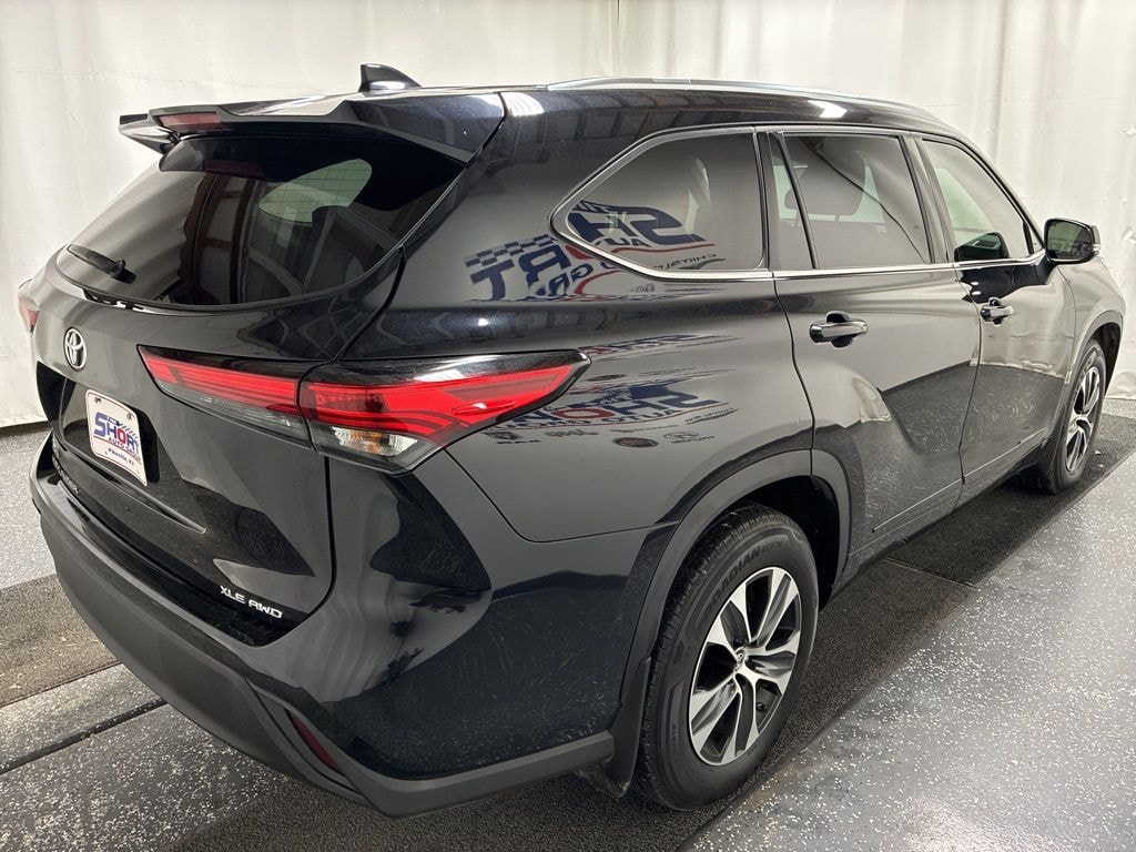 Used 2021 Toyota Highlander XLE SUV