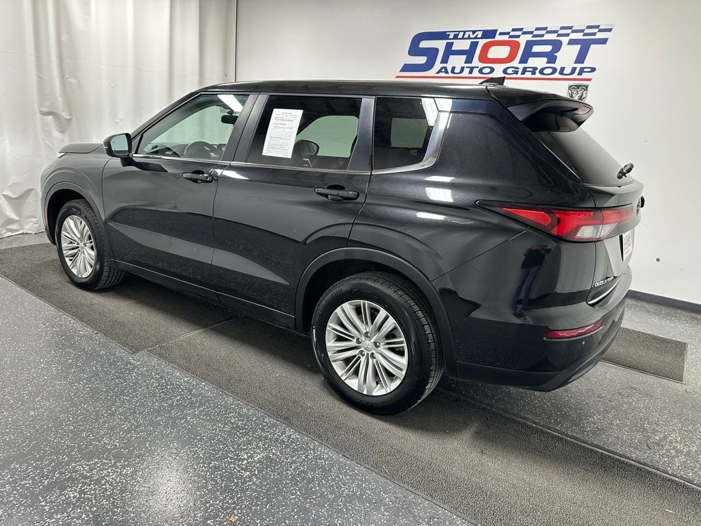 Used 2024 Mitsubishi Outlander ES SUV