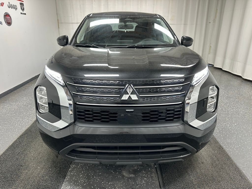 Used 2024 Mitsubishi Outlander ES SUV