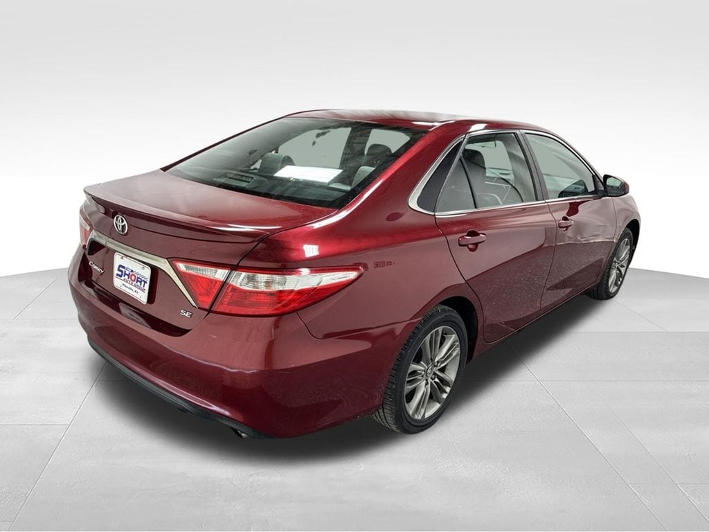 Used 2017 Toyota Camry SE Sedan