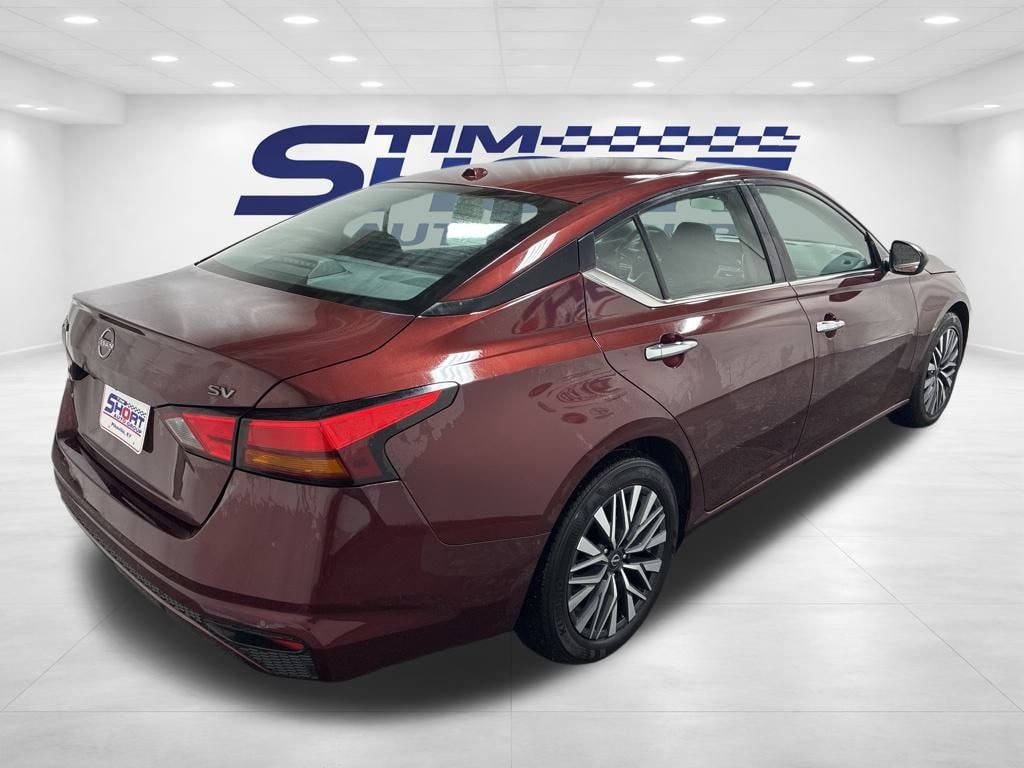 Used 2024 Nissan Altima 2.5 SV Sedan