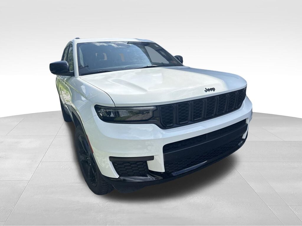 Used 2023 Jeep Grand Cherokee L Altitude SUV