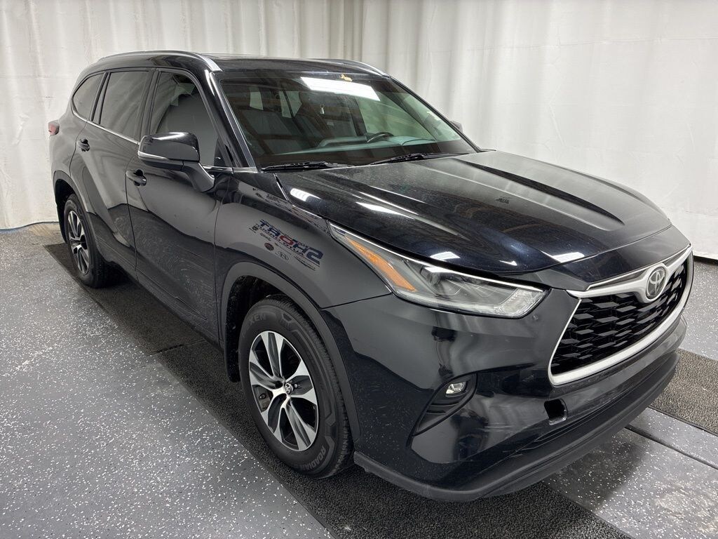 Used 2021 Toyota Highlander XLE SUV
