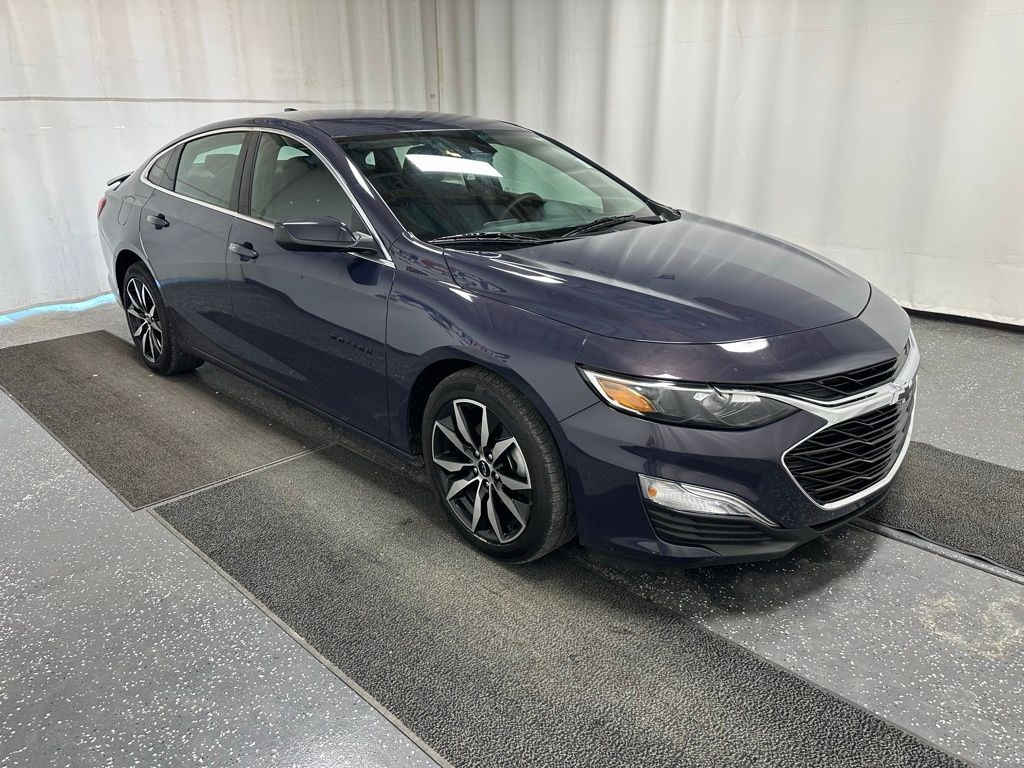 Used 2025 Chevrolet Malibu RS Sedan