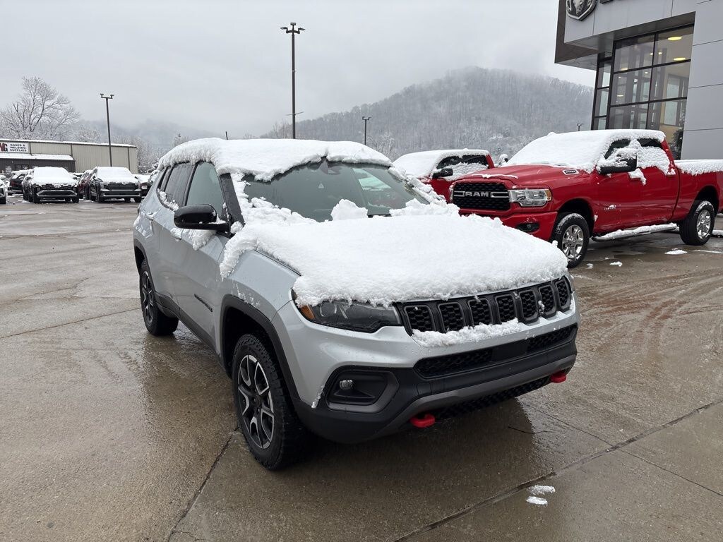 Used 2025 Jeep Compass Trailhawk SUV