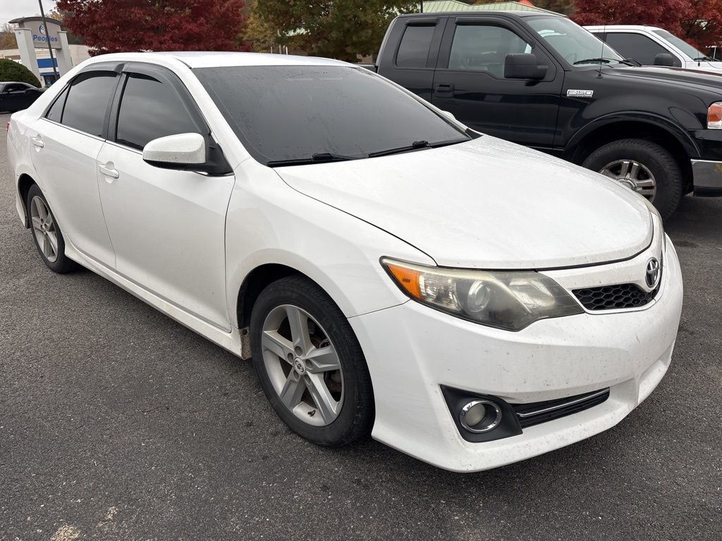 Used 2012 Toyota Camry SE Sedan