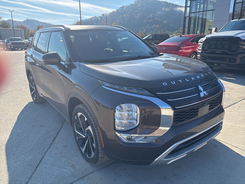 Used 2024 Mitsubishi Outlander SEL SUV