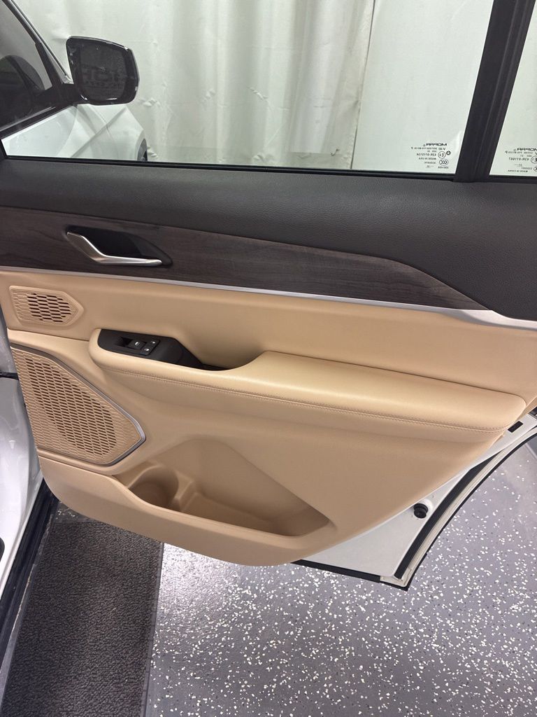 2022 Jeep Grand Cherokee L Limited - Photo 17
