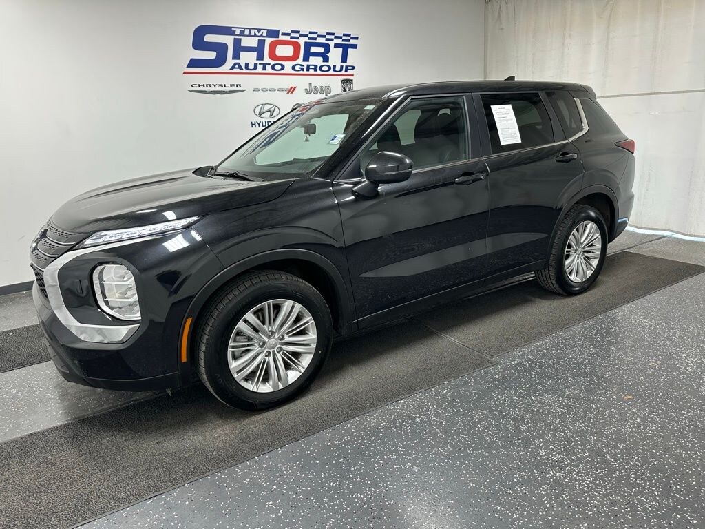 Used 2024 Mitsubishi Outlander ES SUV