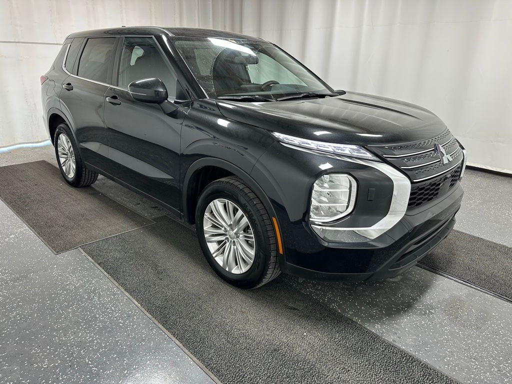 Used 2024 Mitsubishi Outlander ES SUV