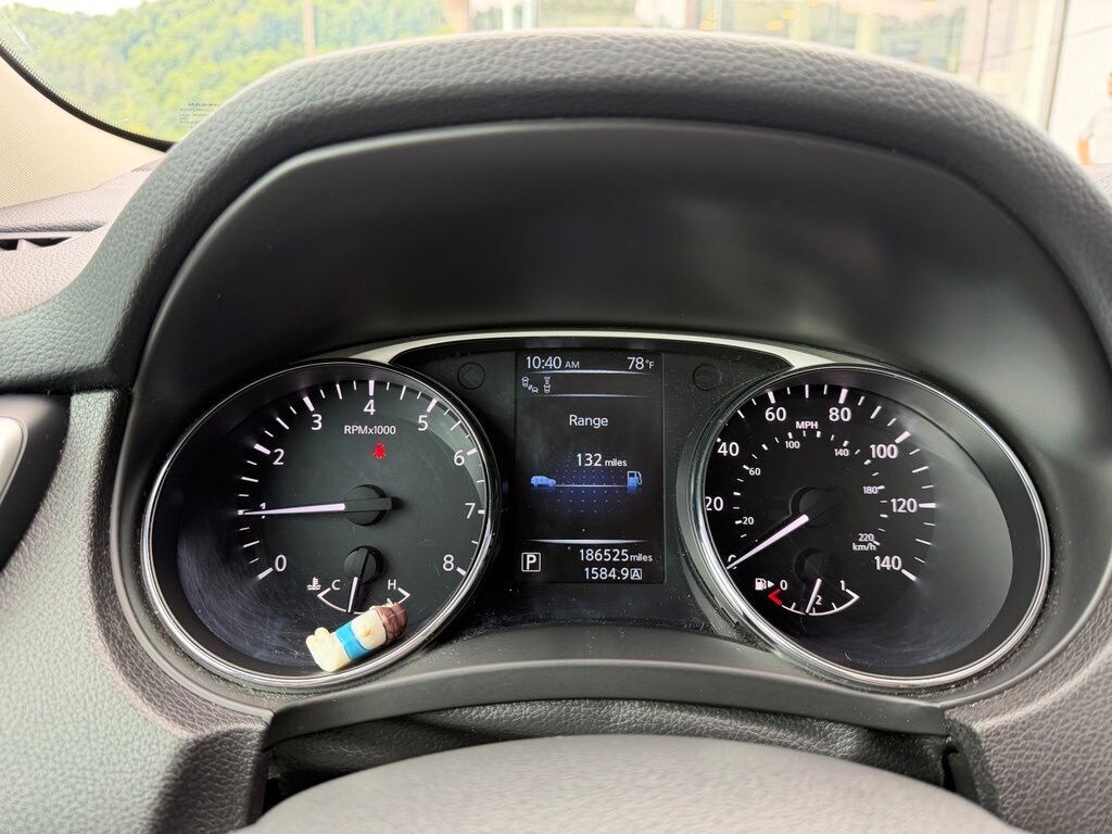 Used 2015 Nissan Rogue SL SUV