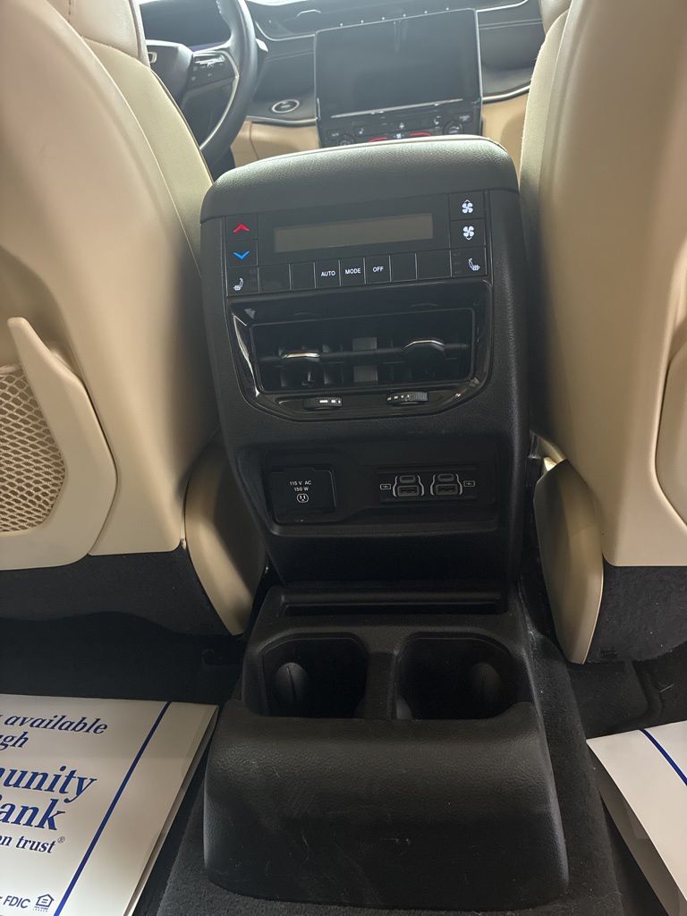 2022 Jeep Grand Cherokee L Limited - Photo 16