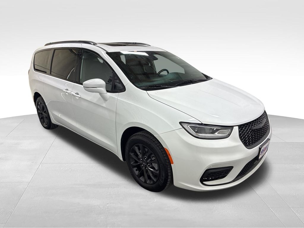 Used 2021 Chrysler Pacifica Limited Minivan/Van