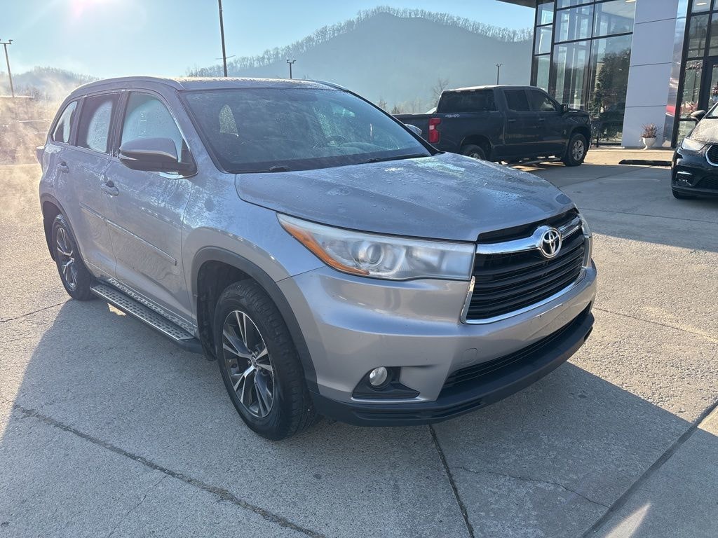 Used 2016 Toyota Highlander XLE V6 SUV