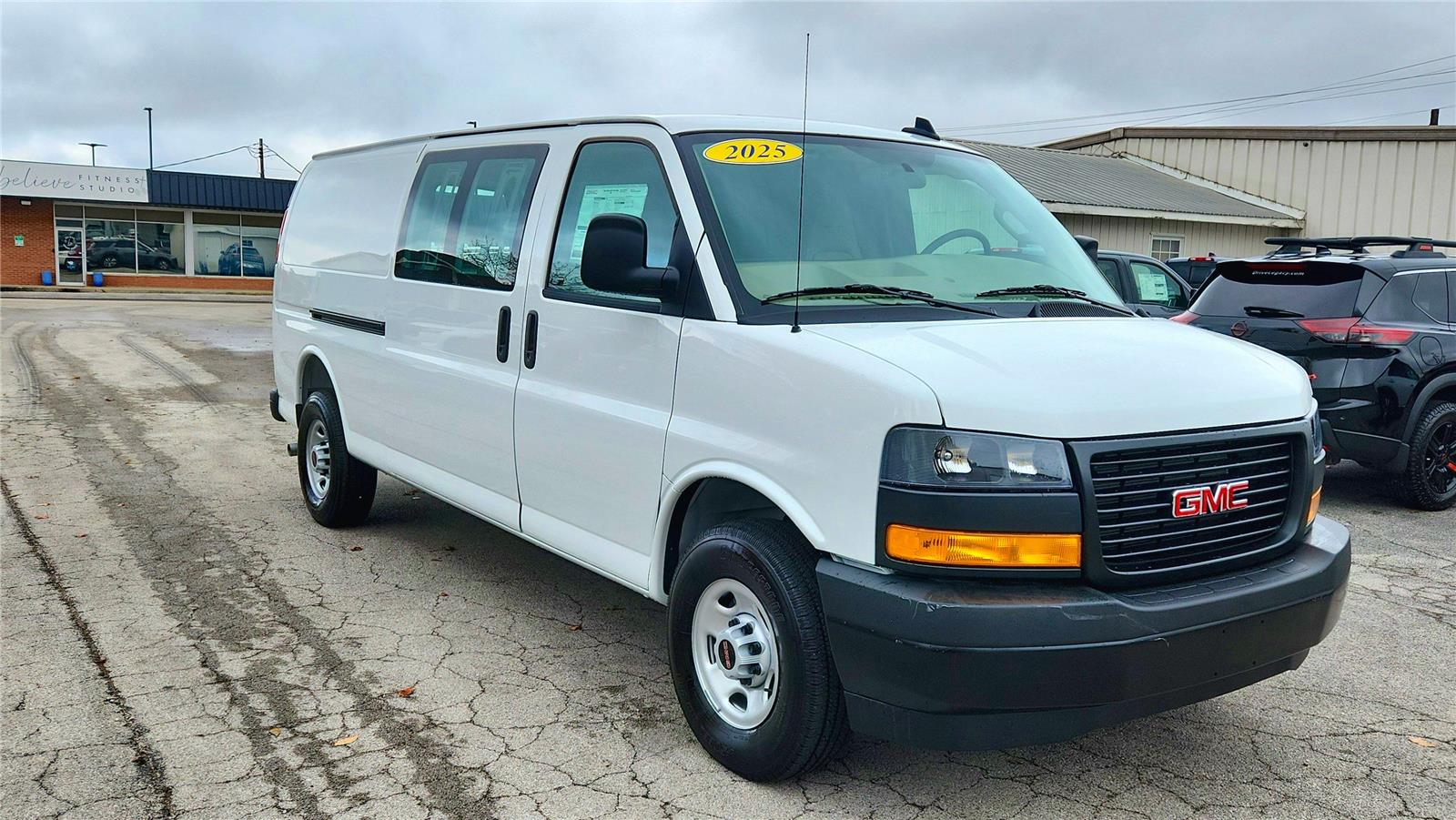 2025 GMC Savana Cargo Work Van's photo