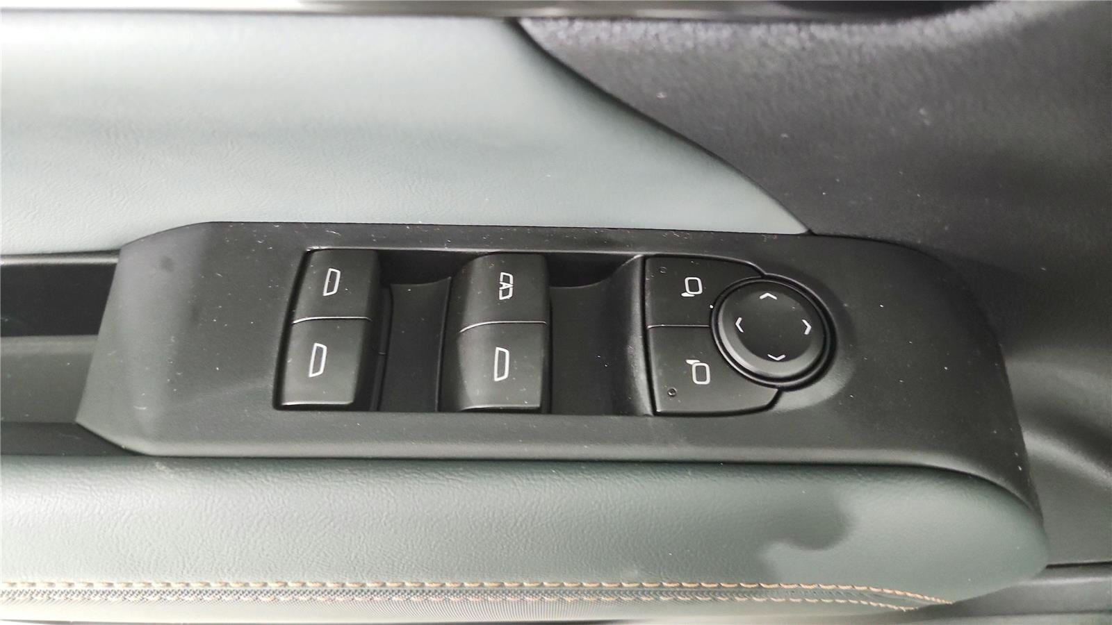 2026 GMC Terrain AT4 - Photo 8