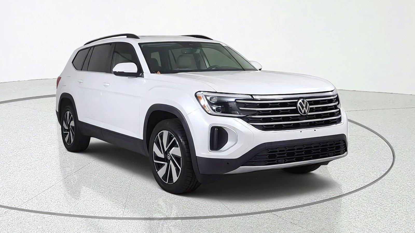 2026 Volkswagen Atlas SE w/Tech