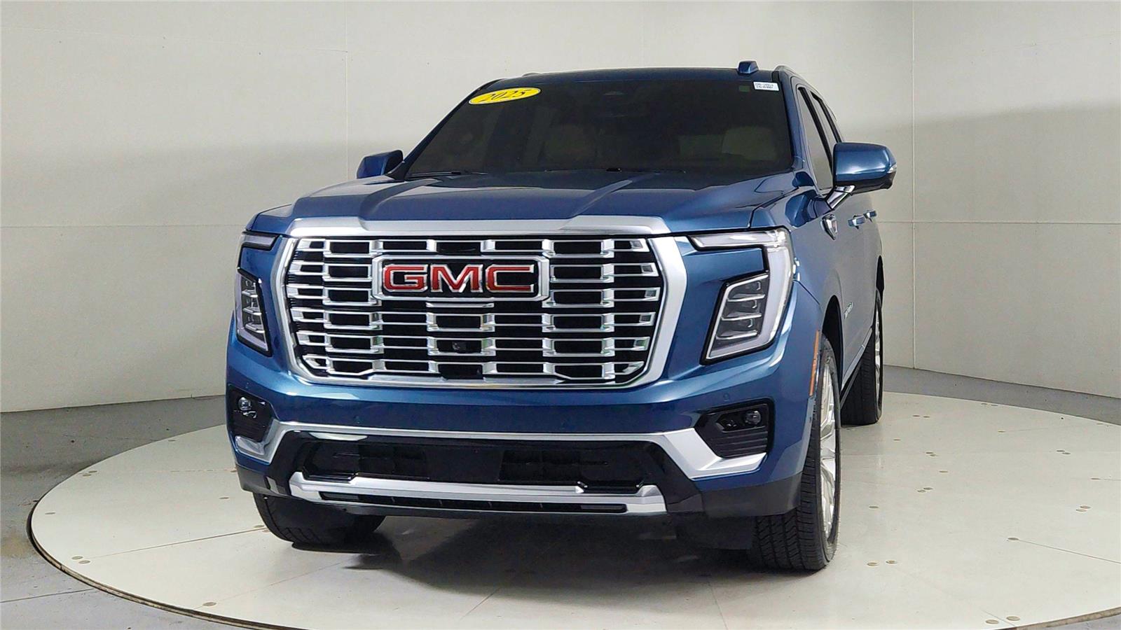 2025 Gmc Yukon Denali photo 2