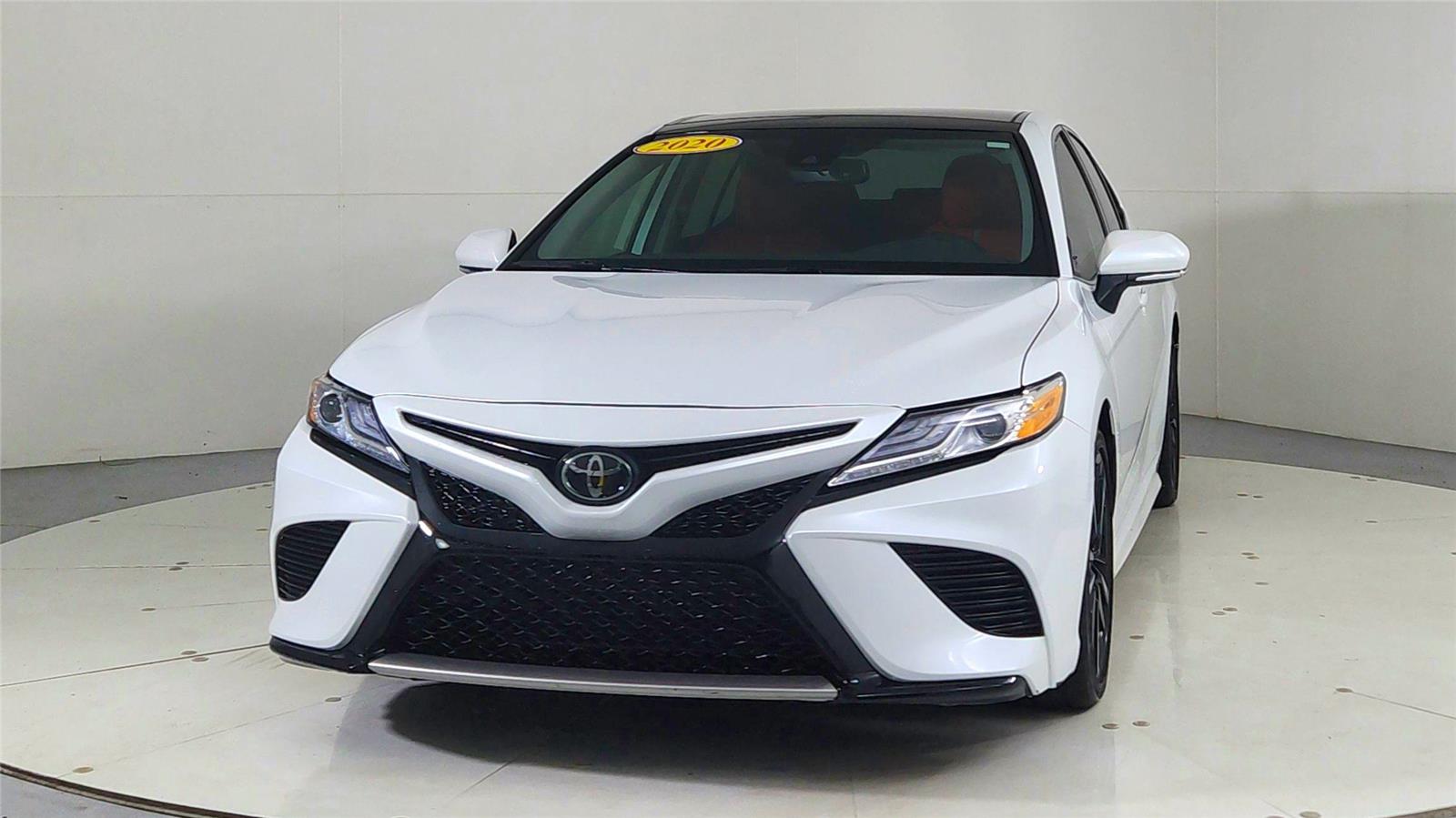 2020 Toyota Camry XSE photo 2