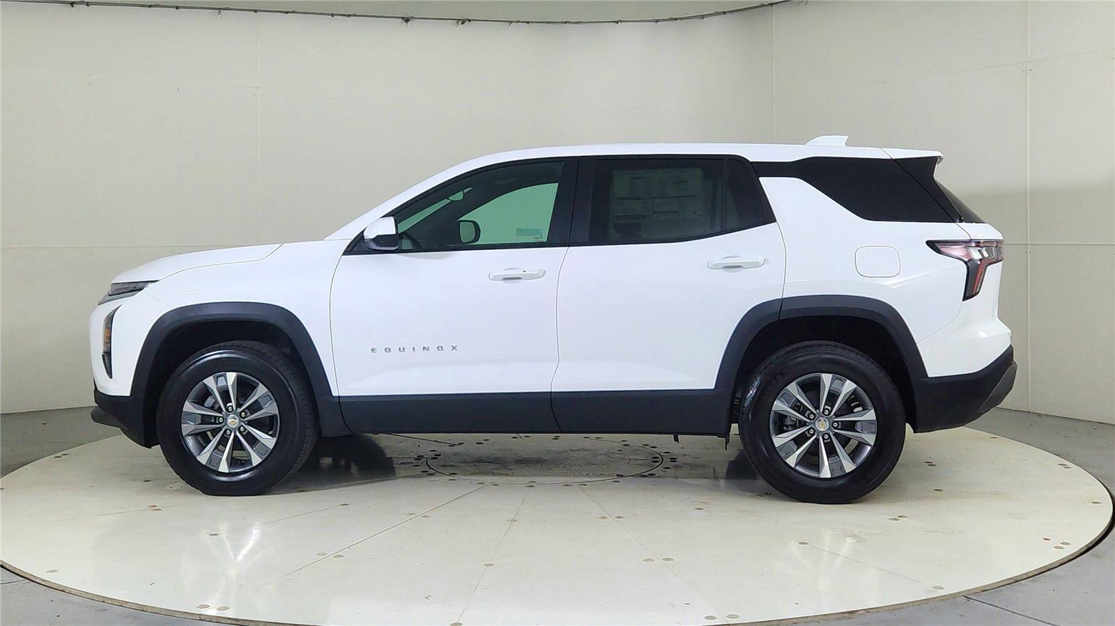 2026 Chevrolet Equinox LT photo 3