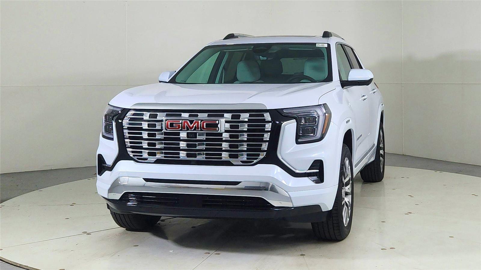 2026 Gmc Terrain Denali photo 2