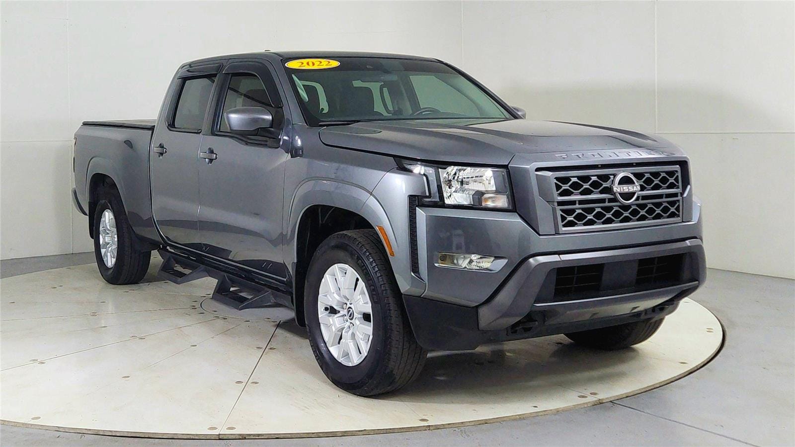 2022 Nissan Frontier SV's photo