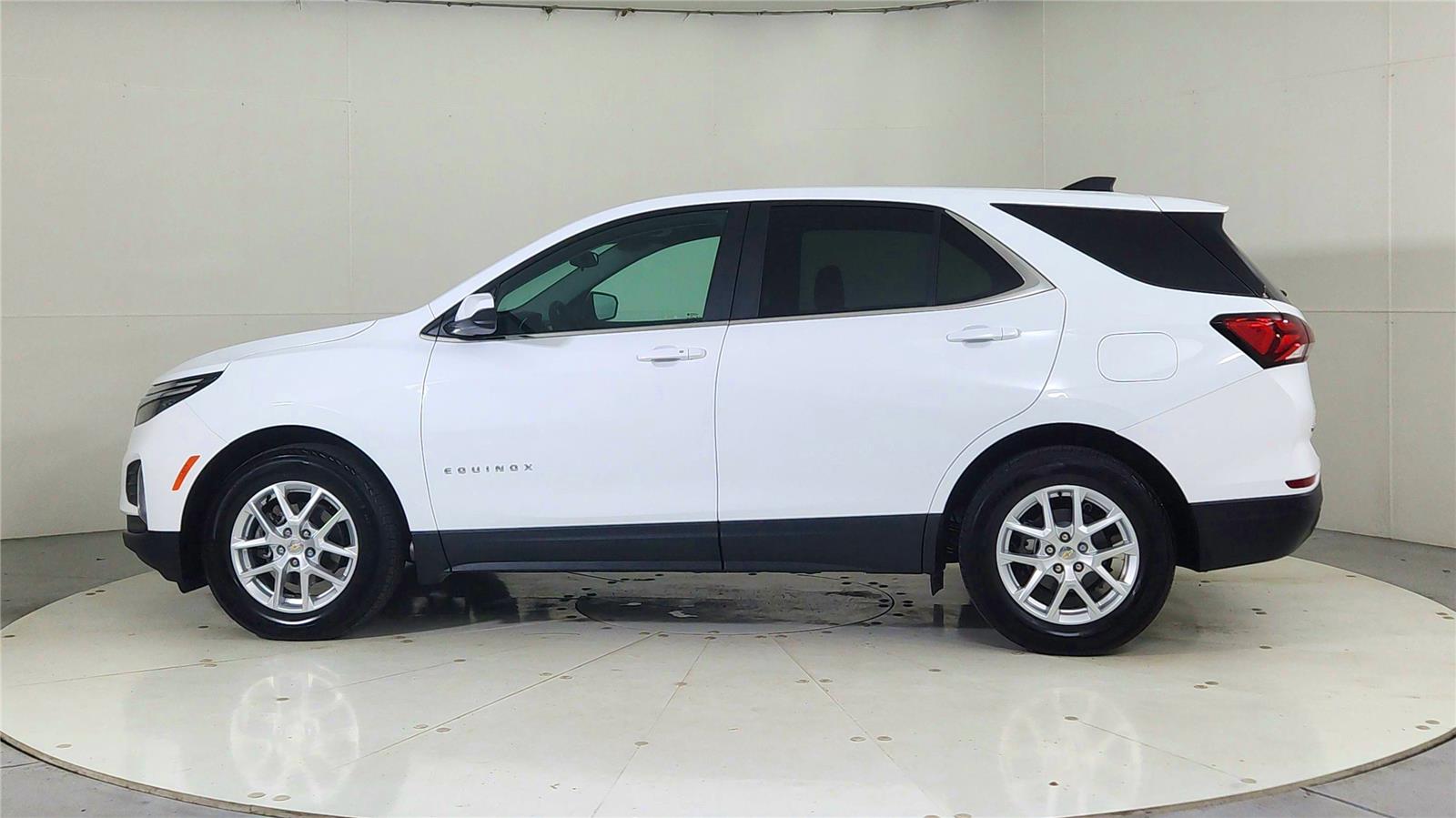2024 Chevrolet Equinox LT photo 4