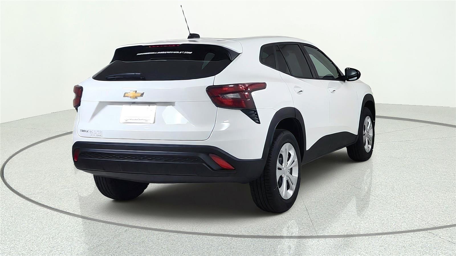 2026 Chevrolet Trax LS - Photo 6