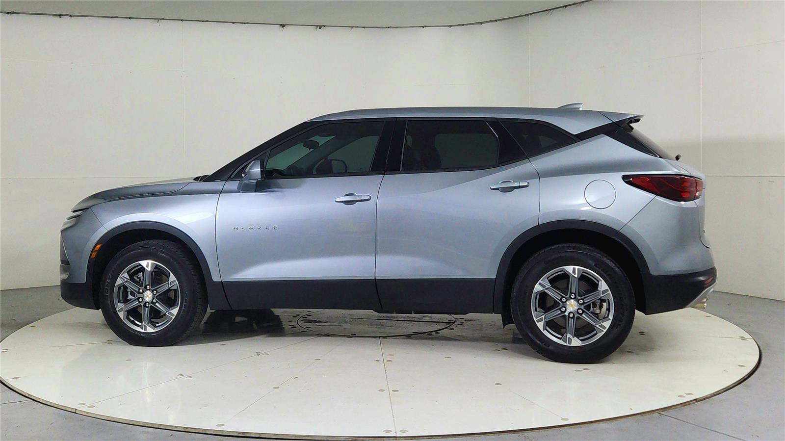 2024 Chevrolet Blazer 2LT photo 3