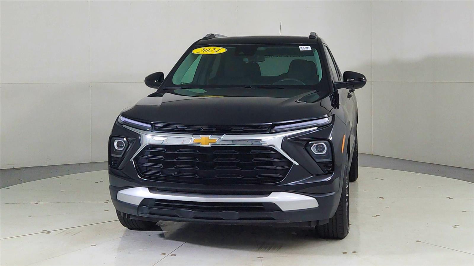 2024 Chevrolet Trailblazer LT photo 2