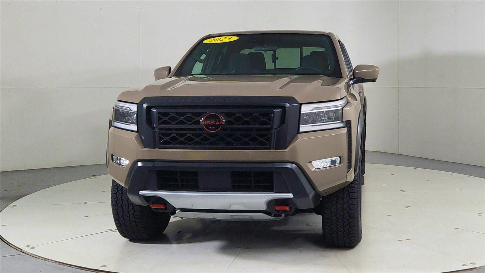 2023 Nissan Frontier Crew Cab photo 2
