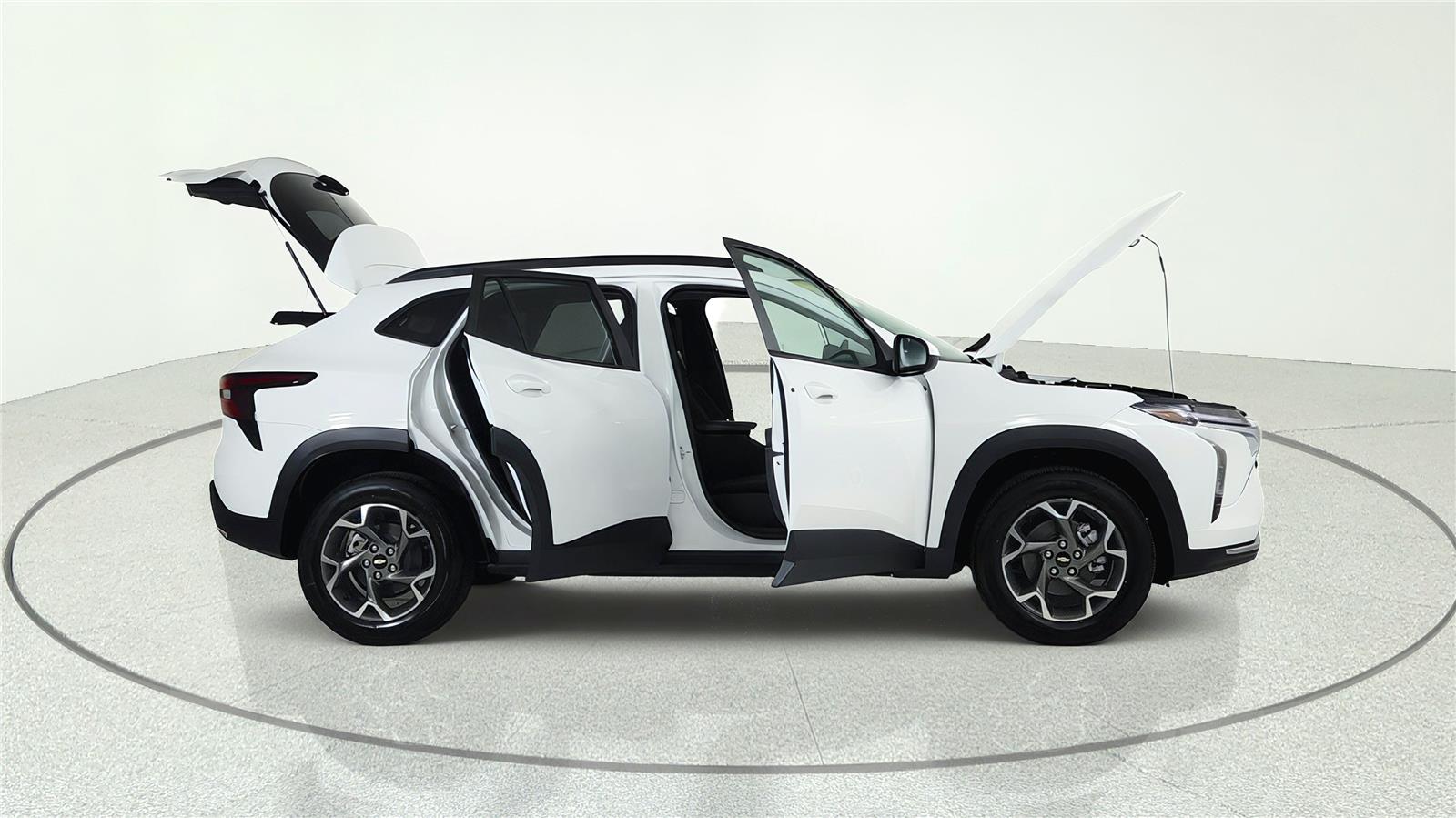 2026 Chevrolet Trax LT - Photo 8