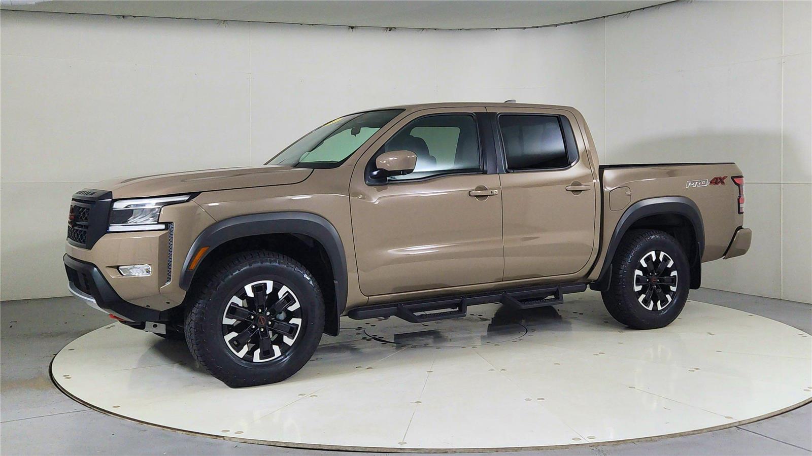 2023 Nissan Frontier Crew Cab photo 3